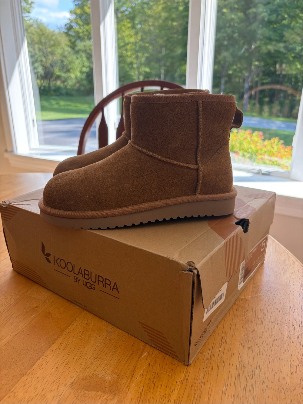 Koolaburra Kids Brown Suede Ankle Boots Size 5